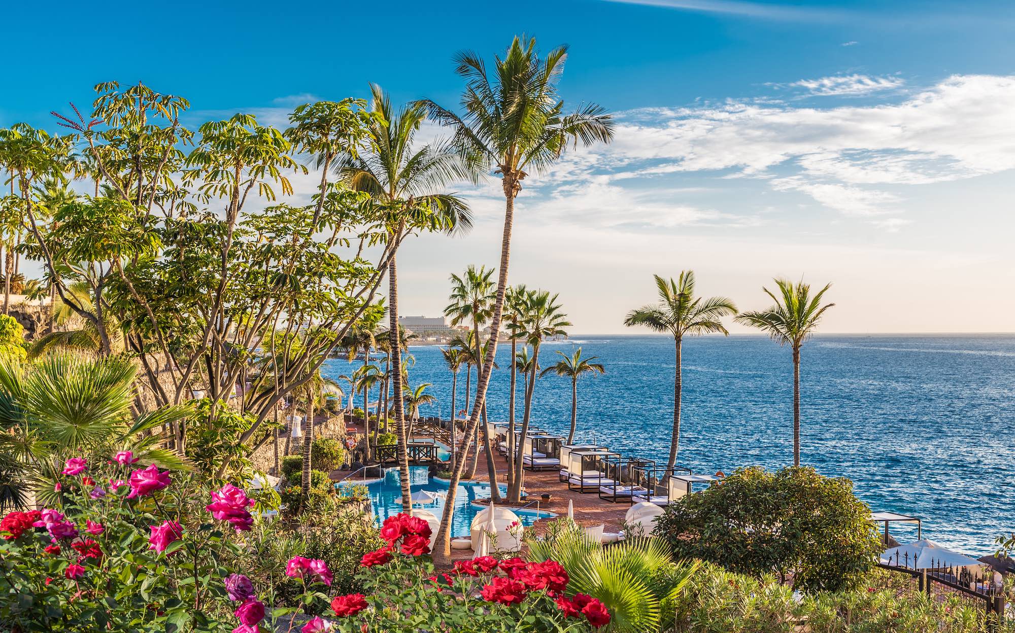 Costa Adeje, Teneriffa Side Altstadt Hafen Copyright © AdobeStock 179492870 Sergii Figurnyi