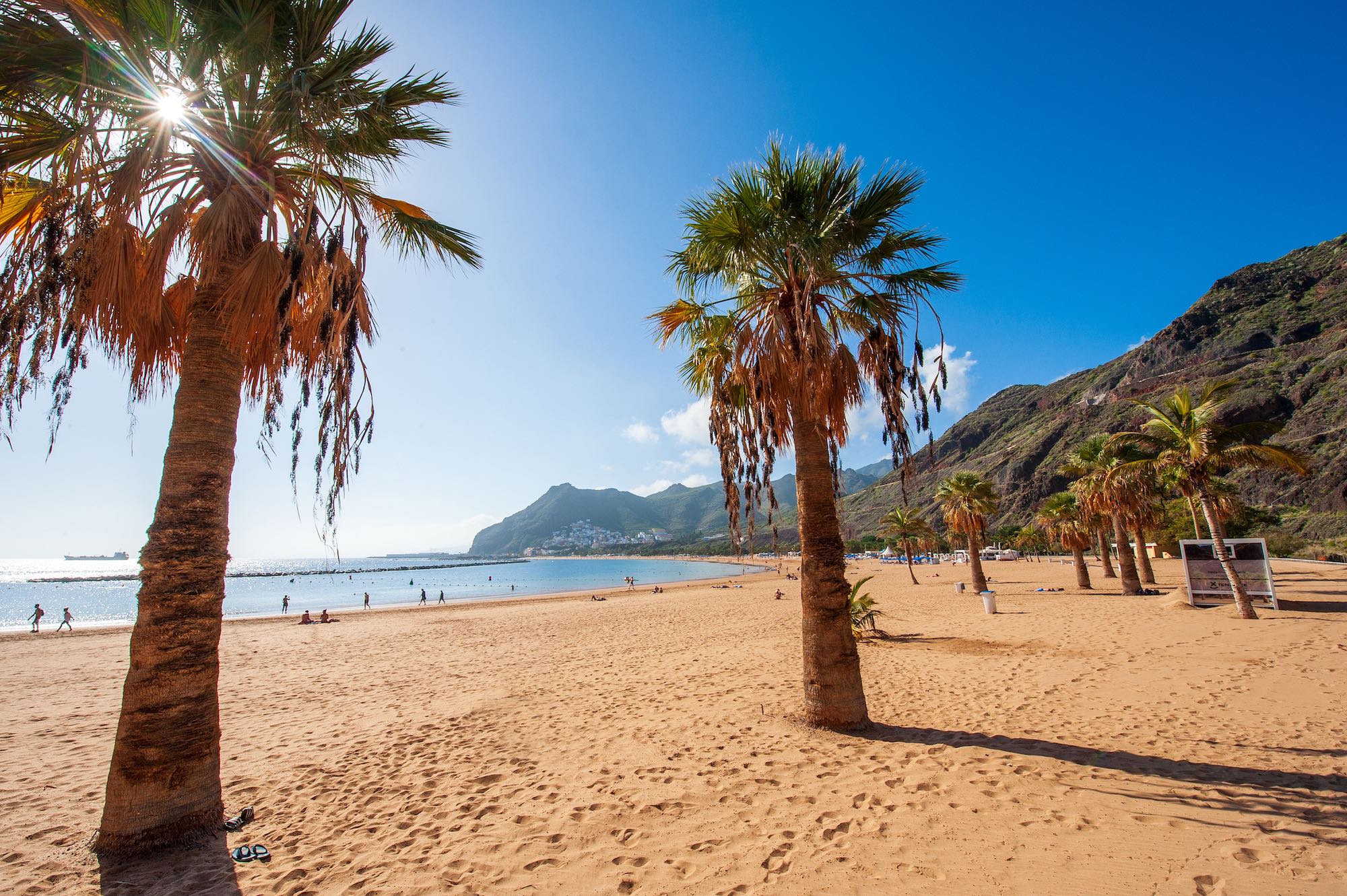 Playa de Las Teresitas, Teneriffa Antalya Lara Urlaub Copyright © AdobeStock 56003521 Nikolai Sorokin