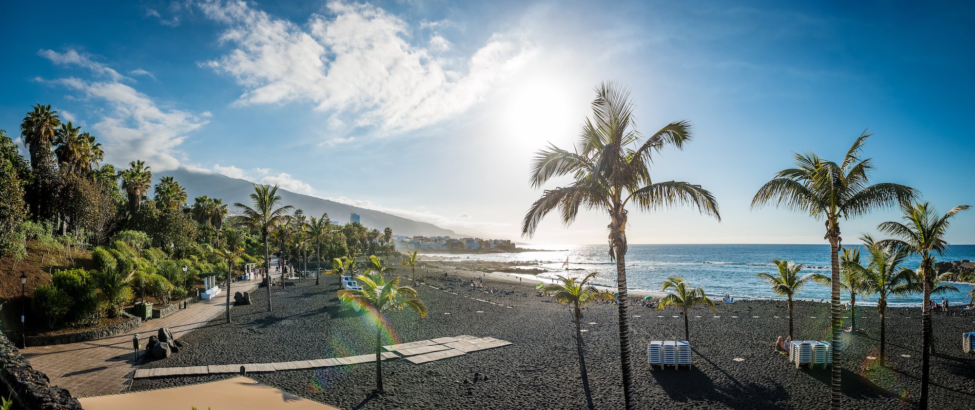 Playa Jardin, Tenerife,Puerto de la Cruz Alanya Copyright © AdobeStock 311011290 muratart