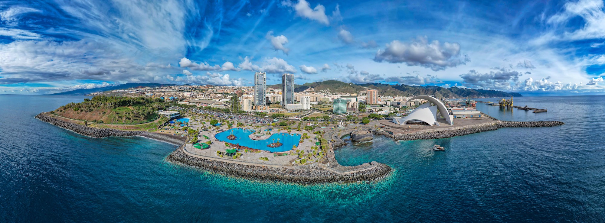Santa Cruz, Teneriffa Termessos an der Türkischen Riviera Copyright © AdobeStock 250428978 stdemiriz