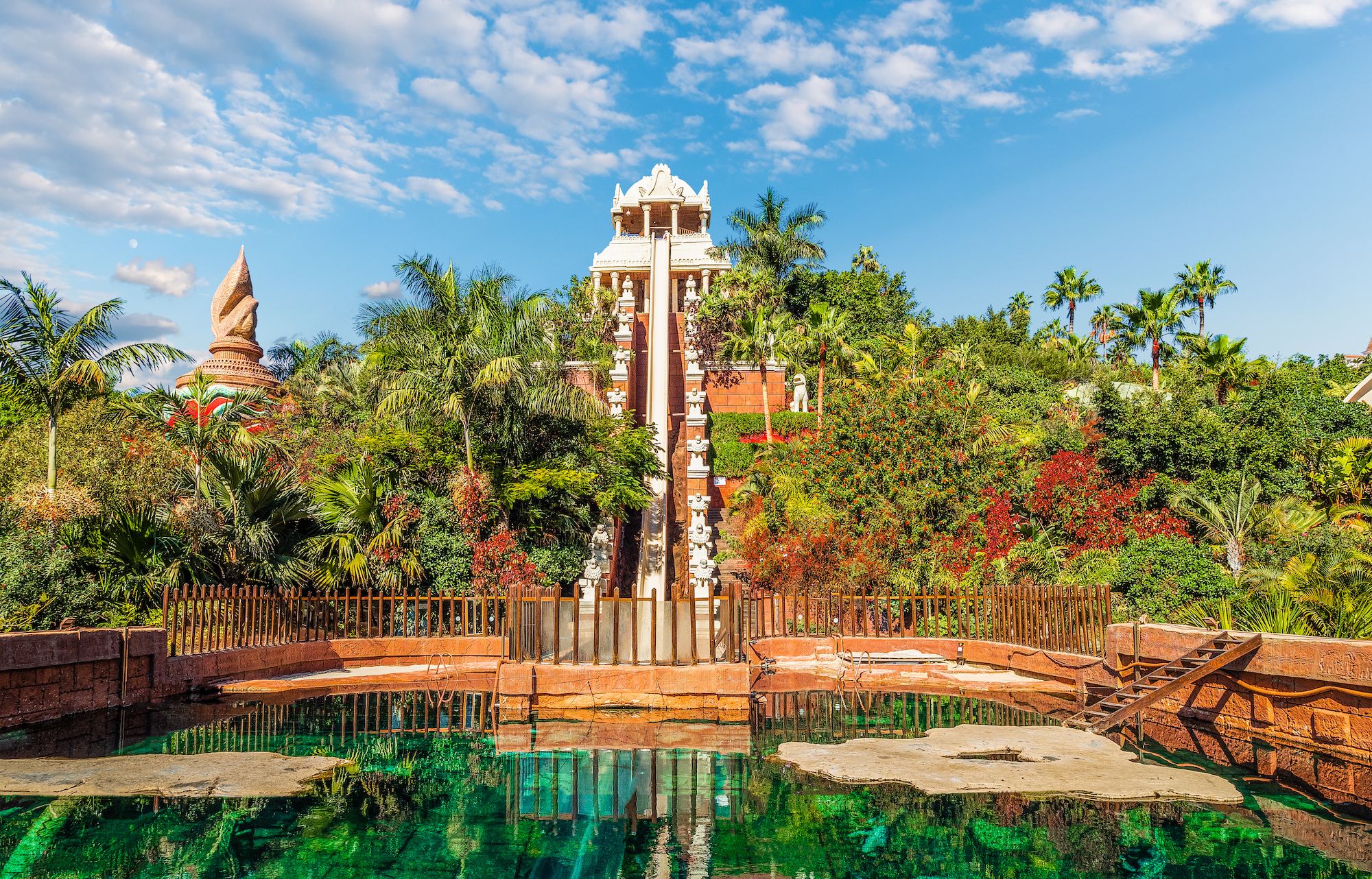 Freizeitpark Siam Park, Teneriffa (Wasserpark) Teide Copyright © AdobeStock 114898301 XS Kotangens