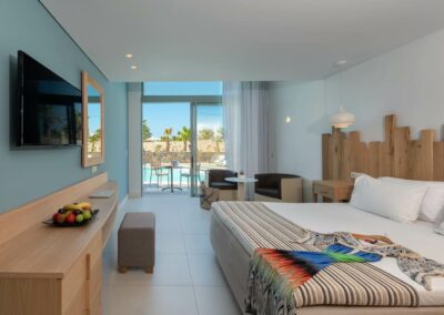 Familienzimmer Maisonette Apartment mit Private Pool im Haupthaus im Hotel Arina Beach Kreta - Copyright © Arina Beach