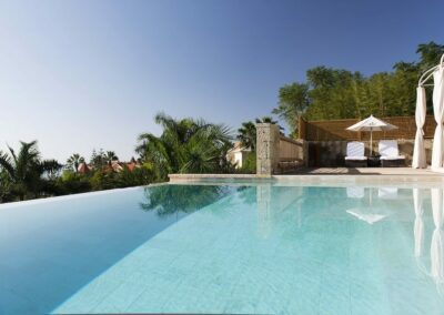 Infinitypool Villenbereich mit Terrasse im Bahia del Duque Teneriffa - Copyright © Bahia del Duque