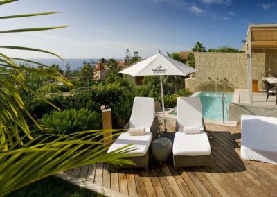 Infinitypool Villenbereich mit Terrasse im Bahia del Duque Teneriffa - Copyright © Bahia del Duque