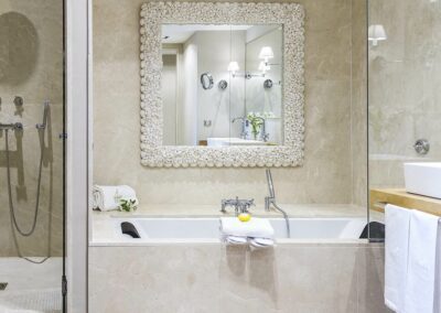 Präsidentensuite Badezimmer mit Dusche im Bahia del Duque Teneriffa - Copyright © Bahia del Duque