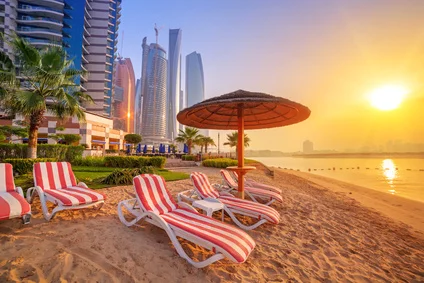 Abu Dhabi ( Strand ) - Copyright © AdobeStock 72556146 XS Patryk Kosmider