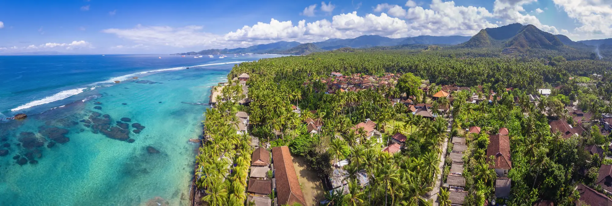Insel Bali ( Candidasa shoreline ) - Copyright © AdobeStock 400484988 Aliaksandr