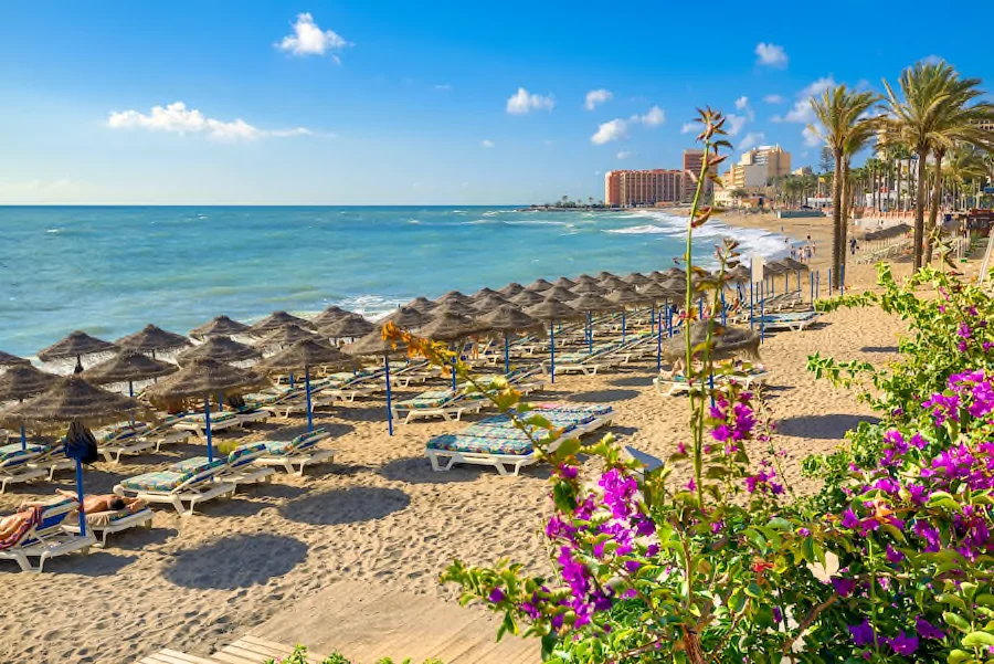 Costa del Sol ( Benalmadena Beach ) - Copyright © AdobeStock 143928788 Valery Bareta