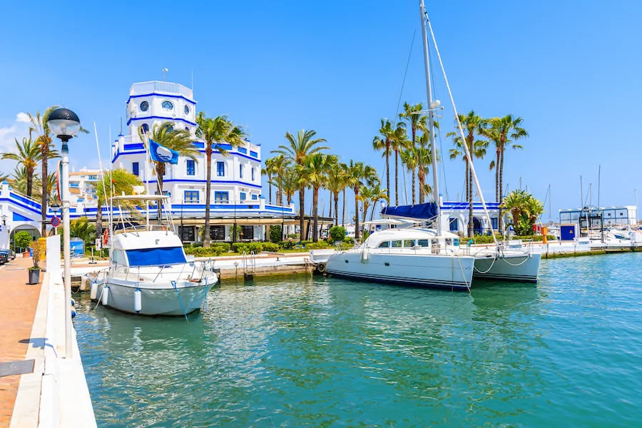 Costa del Sol ( Estepona ) - Copyright © AdobeStock 223614356 pkazmierczak