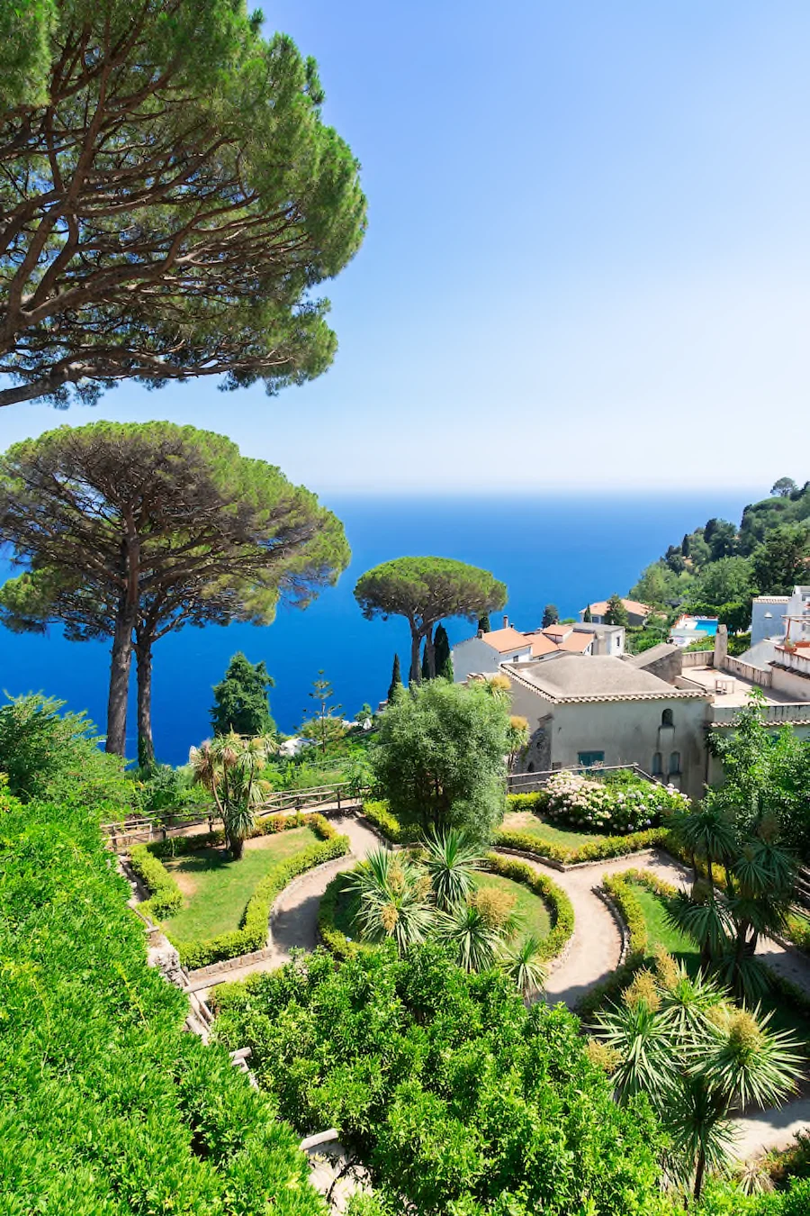 Insel Capri ( Italien ) - Copyright © AdobeStock 244605961 neirfy