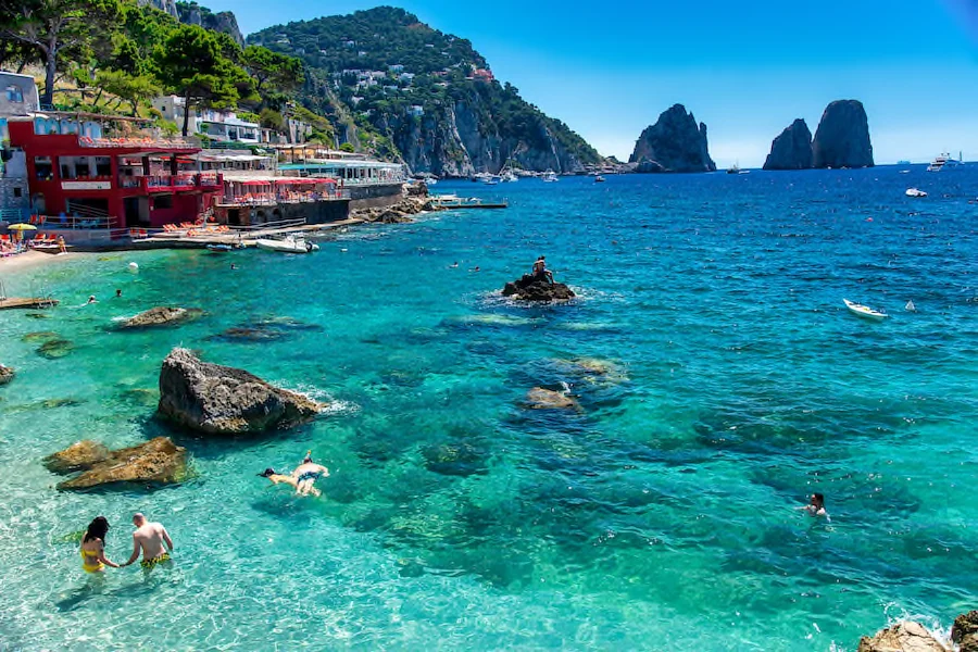 Insel Capri ( Marina Piccola Beach ) - Copyright © AdobeStock 447363831 jovannig