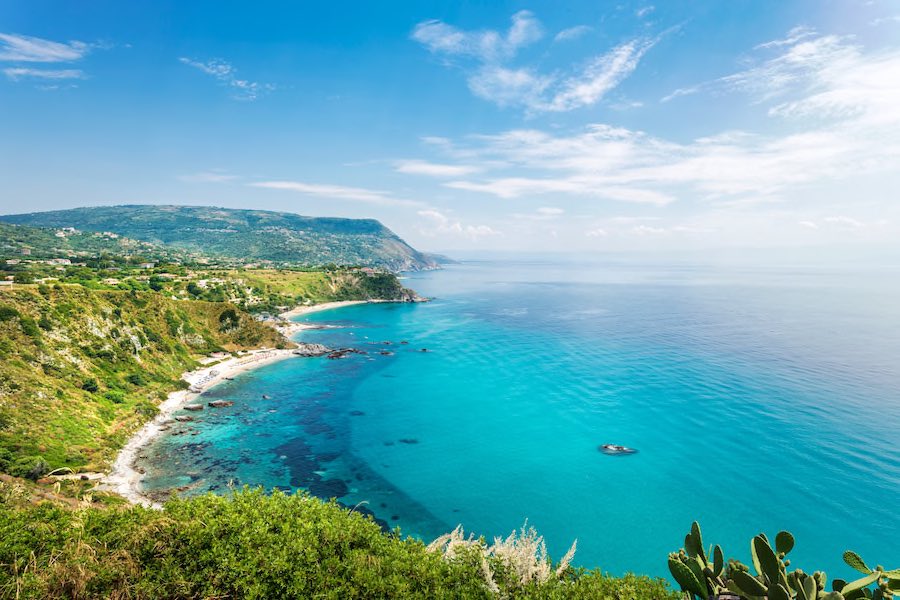 Capo Vaticano in Kalabrien ( Italien ) Copyright © AdobeStock 68013344 mRGB