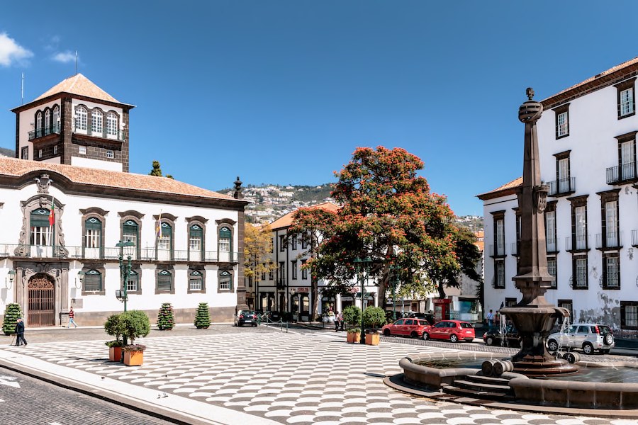 Rathausplatz Funchal auf Madeira Copyright © AdobeStock 163968843 Dieter Meyer
