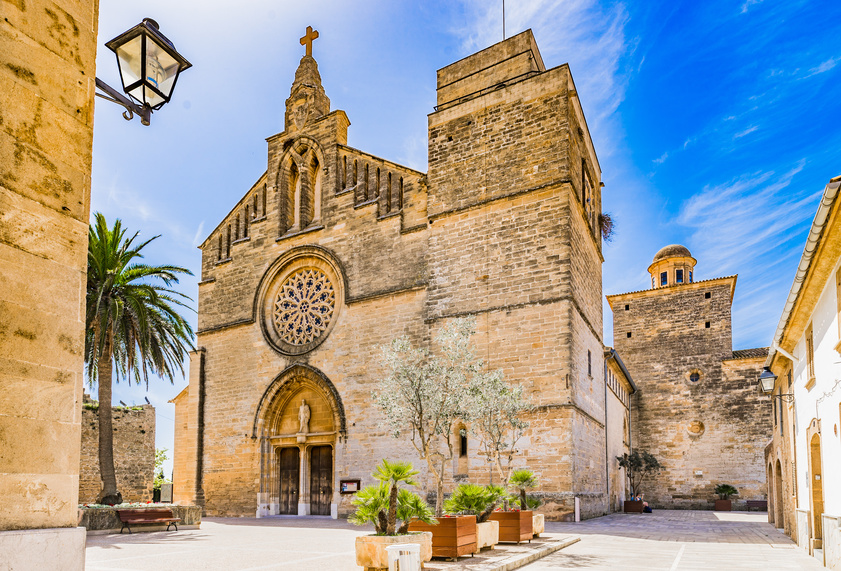 Alcudia Kirche - vulcanus adobe