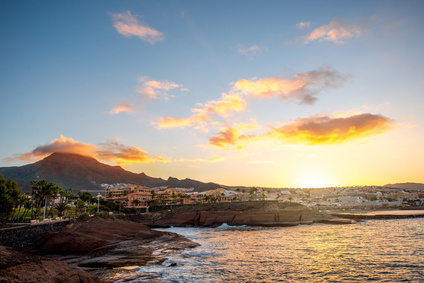 Los Cristianos Teneriffa Copyright © AdobeStock 103504075 XS rh2010