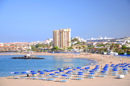 Los Cristianos (Playa_de_las_Vista) auf Teneriffa Copyright © AdobeStock 89951970 XS Darios