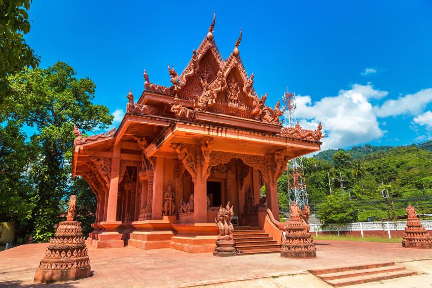 Koh Samui Red Temple - Thailand Copyright © AdobeStock 220327824 S Sergii Figurny