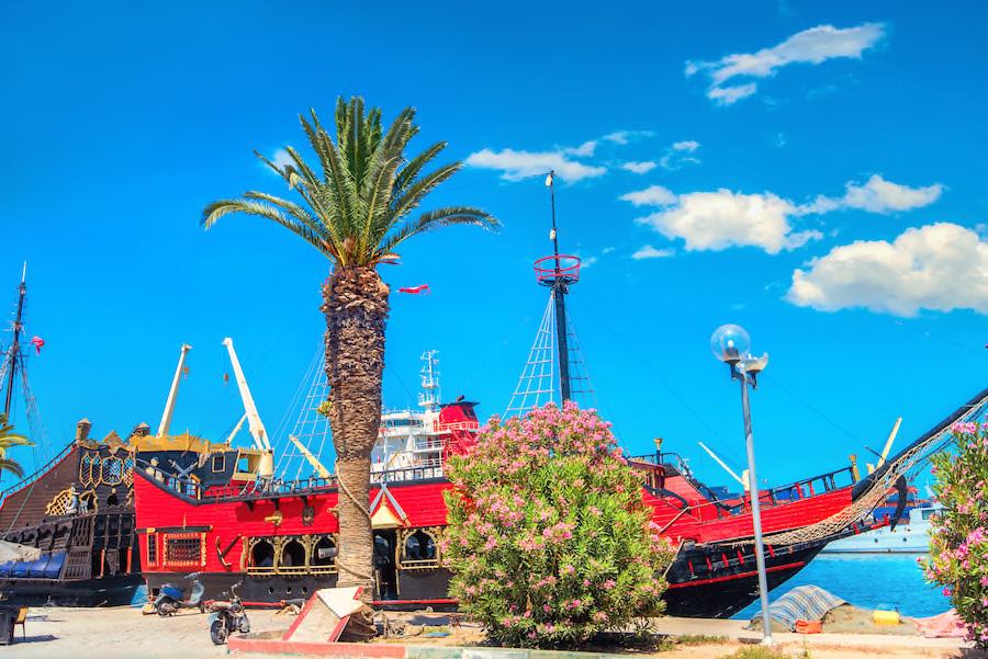 Sousse Hafen Tunesien Copyright © AdobeStock 261061929 Valery Bareta